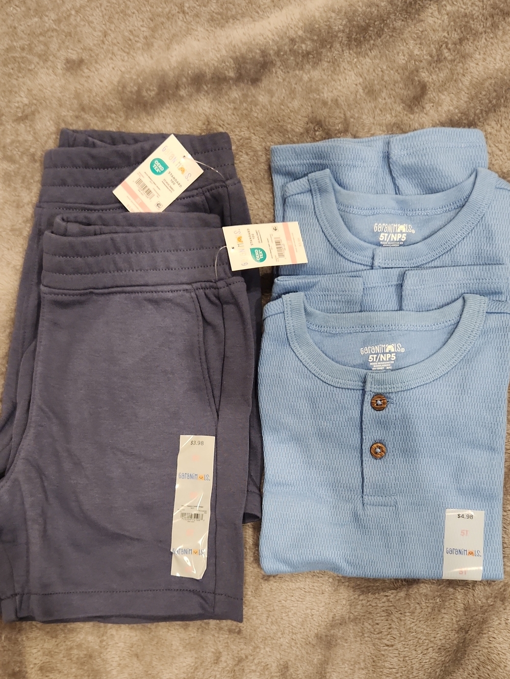 Garanimals Boys 4 Pieces. 2 Shirts And 2 Shorts